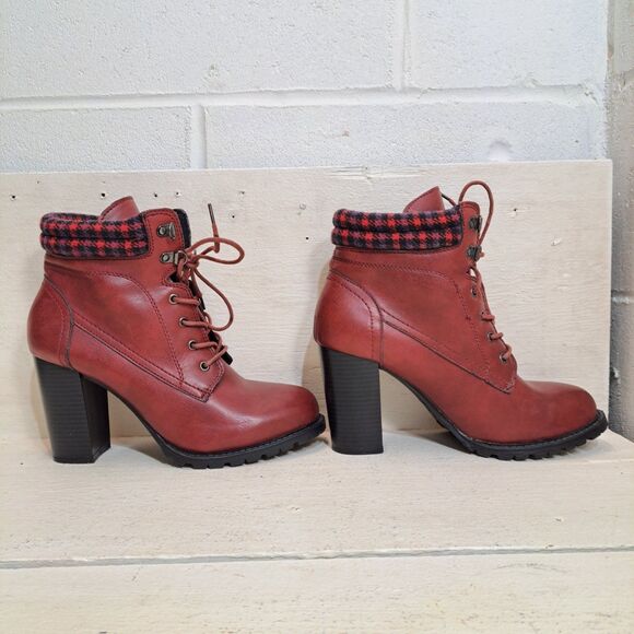 Momo Chelsea Boots Red With Plaid Block Heel Women's Size 10M - Picture 2 of 11